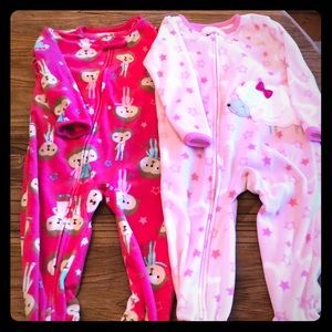 Set of Two- Carter’s Fleece Pajamas- 2T Like New
